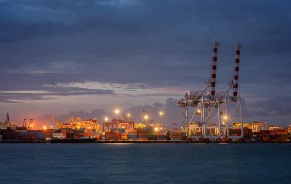 商品榨汁机经厦门市采取轮船速递到达俄罗斯