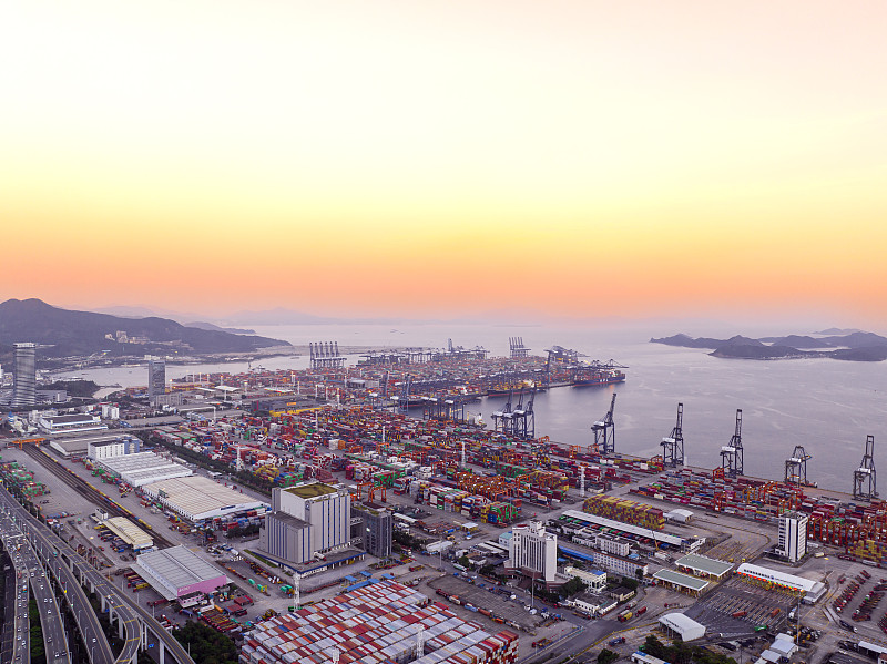 商品灯管（LED/荧光/节能）经海口市选用轮船配送抵到沙特阿拉伯