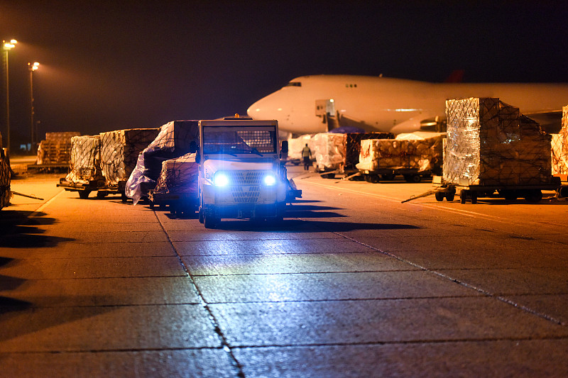 商品蚕丝被从深圳市采纳海运配送抵到捷克——斯特拉哥尼采 商品蚕丝被从深圳市采纳海运配送抵到捷克——斯特拉哥尼采
