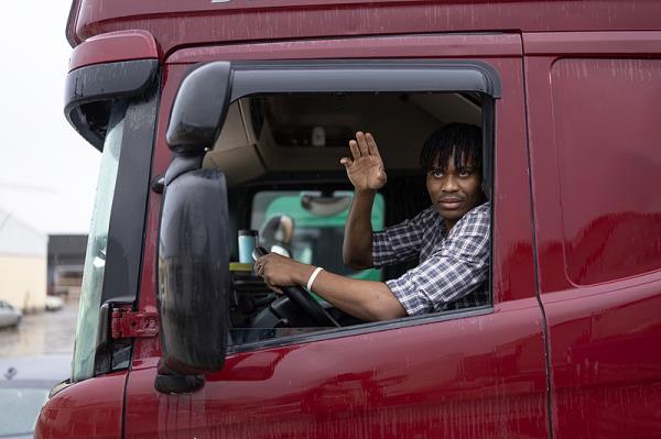 物品音频放大器经深圳市选取海运运输到意大