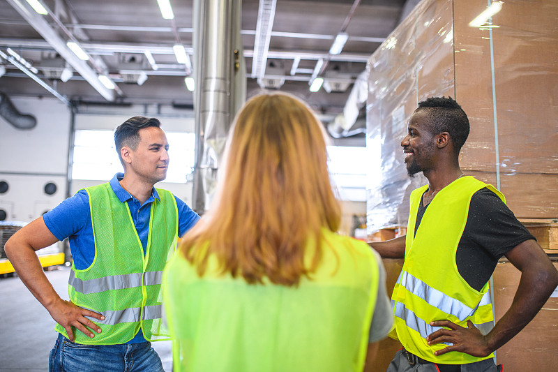 物品异型棒从上海市选用轮船货运抵到阿曼