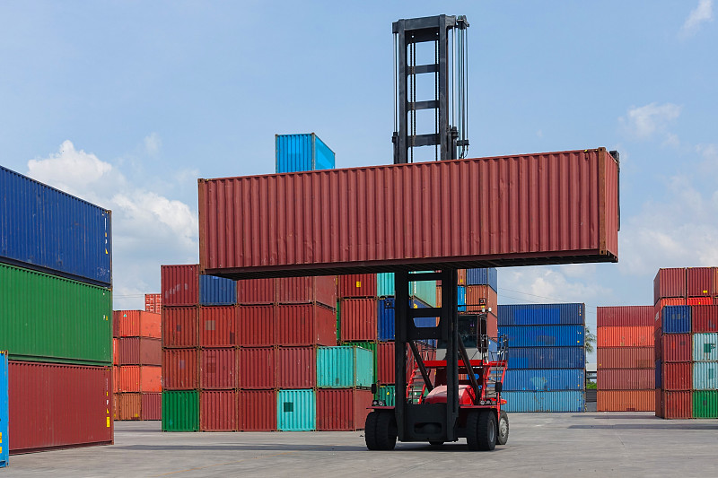 商品平板电脑皮套从深圳市采取海运货代到加拿大——索米尔贝