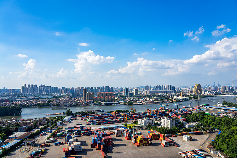 商品镀锌带钢经上海市采用轮船速递抵到巴西