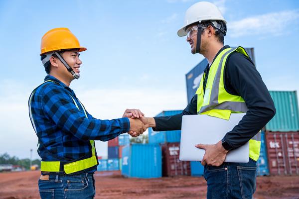 货品手机游戏键盘经上海市采用轮船运送到达