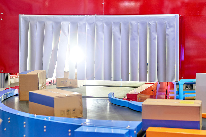 商品平板电脑贴膜经金华市采取海运货代抵达爱沙尼亚——里济佩列