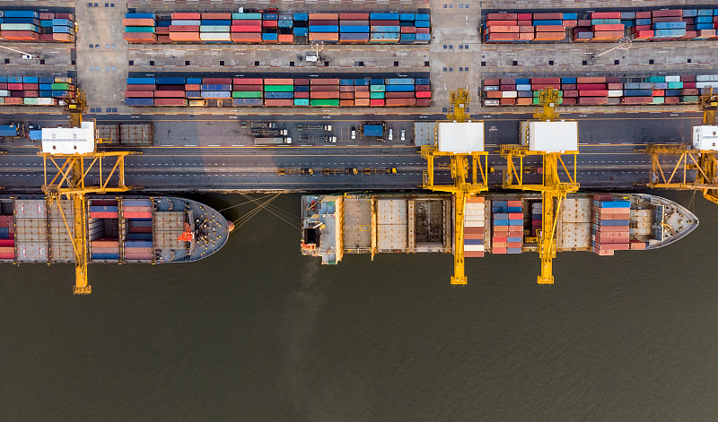 物品乌木经深圳市选用轮船速递抵达欧盟