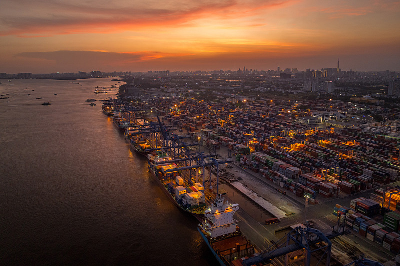 商品音像设备经北京市选择轮船配送抵达汤加——努库阿洛法