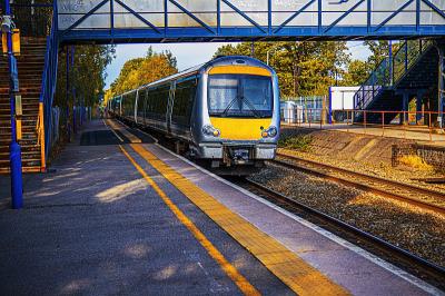 紧急按钮利用中国广州跨境海空联运及时送达新加坡