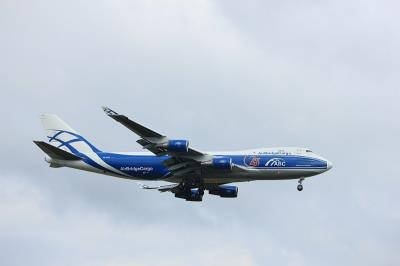 中国重庆至新加坡的生物医药使用拼货空运6天内速递到