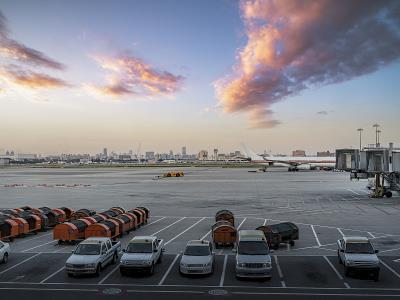 化妆刷采用中国大连航空货运配送到新加坡