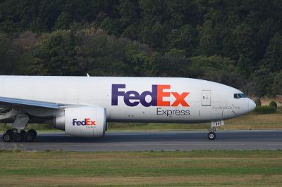 厦门羽绒被使用空运物流专线7天内配送到新加坡
