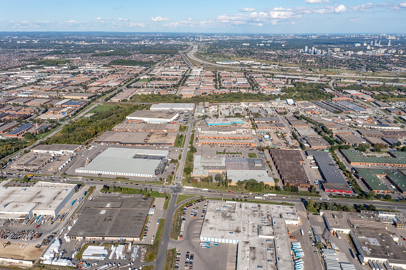 服装经中国深圳国际海空联运递送到新加坡