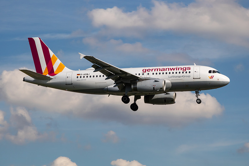 北京化肥采用航空快递14天内速递到新加坡