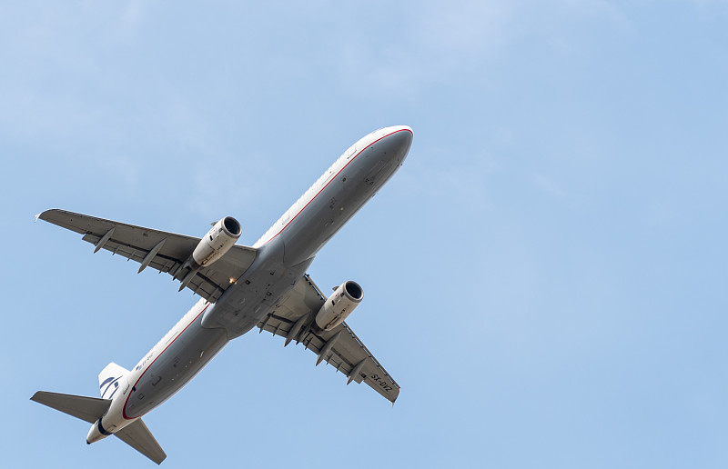 中国上海集成电路使用空运物流专线5天内送达新加坡