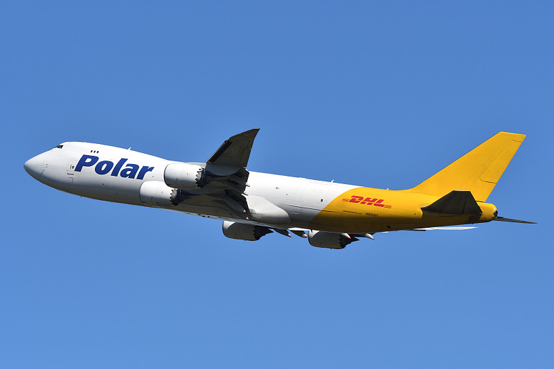 大连可可制品使用飞机运输12天内速递到新加坡