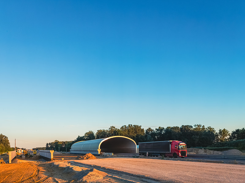 取暖器借助青岛海上运输送抵新加坡