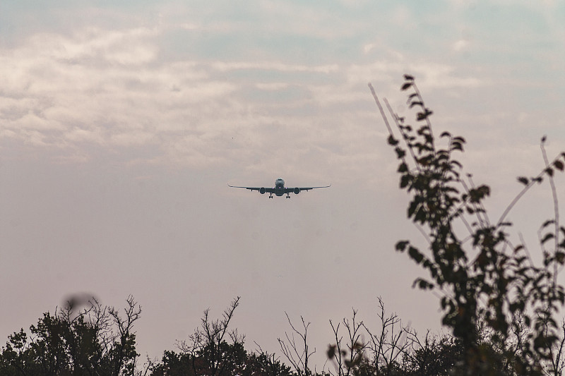 电工胶布经过中国上海飞机运输配送到新加坡