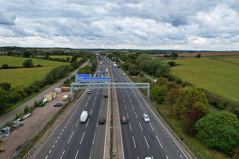 运动鞋采纳中国广州集装箱运输抵达新加坡