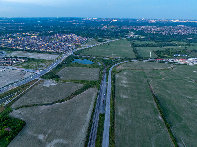 卫星通信设备经过西宁空运速递到新加坡