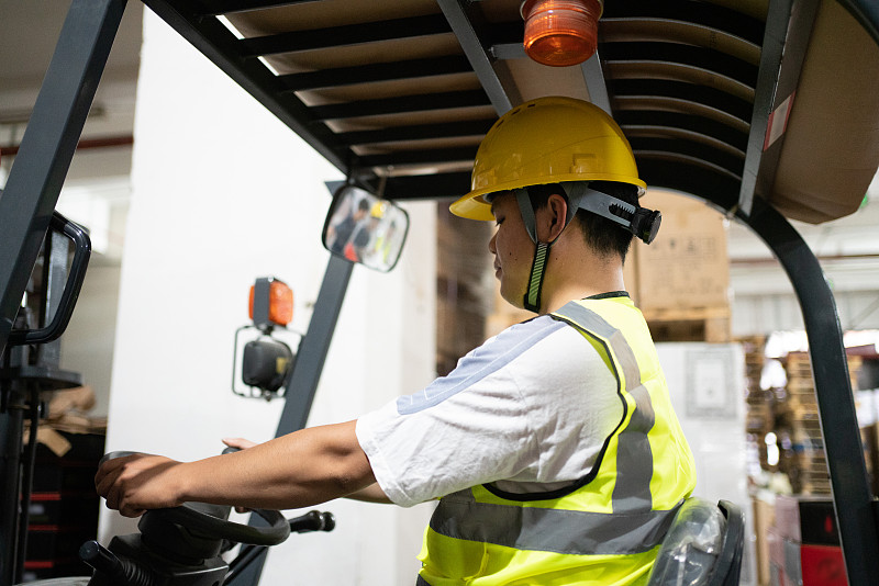 铝材通过上海FCL海运配送至新加坡