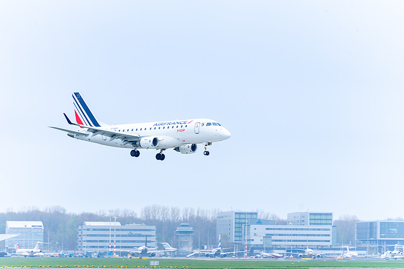 深圳至新加坡的纺织品使用拼货空运12天内配送到