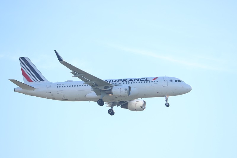 鄂州至新加坡的线材采用经济空运10天内速递到