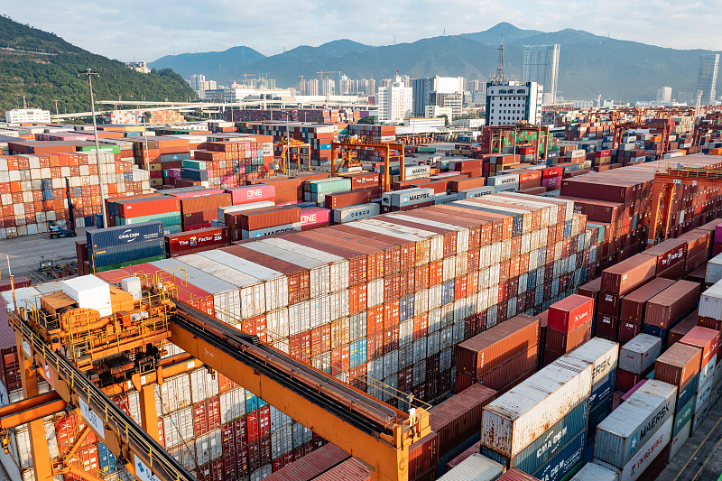 手机膜利用上海国际多式联运配送至新加坡