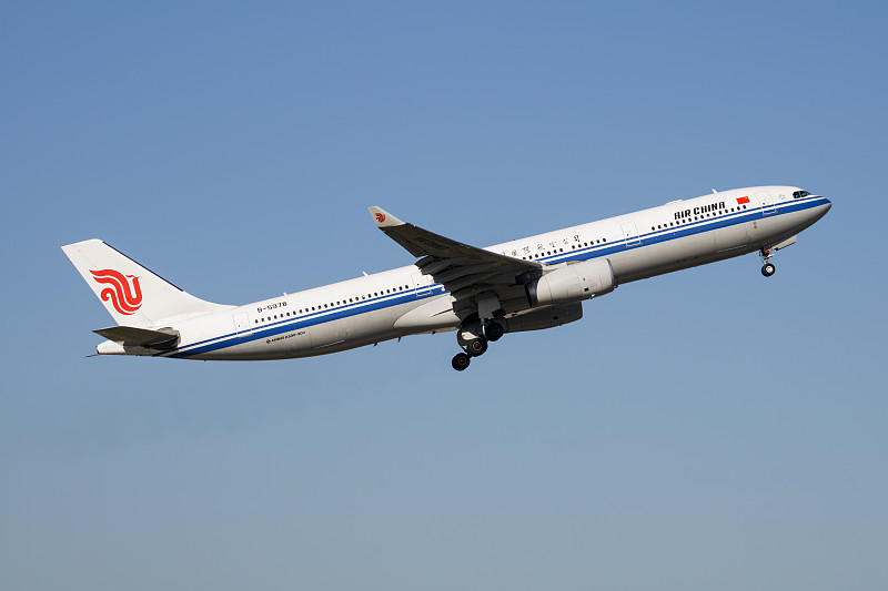 昆明移动硬盘采用海空联运11天配送到新加坡