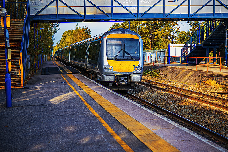 紧急按钮利用中国广州跨境海空联运及时送达新加坡
