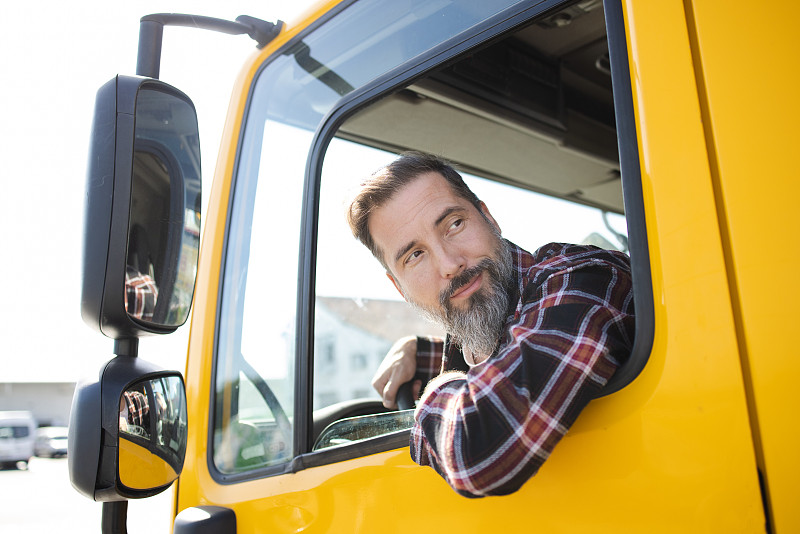 点烟器及电源插座采用宁波LCL海运运送至新加坡