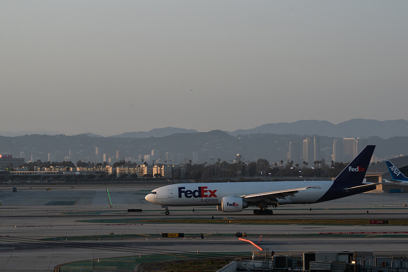 菜板架广州国际空运送达新加坡