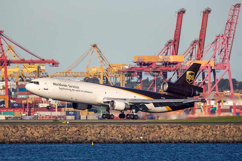 管道疏通剂借助中国成都飞机运输速递到新加坡