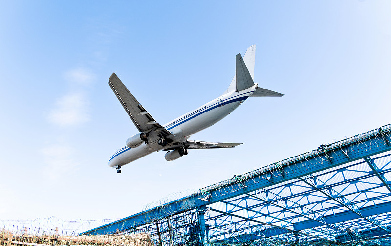 中国深圳安防门禁系统采用空运门到门专线14天内速递到新加坡