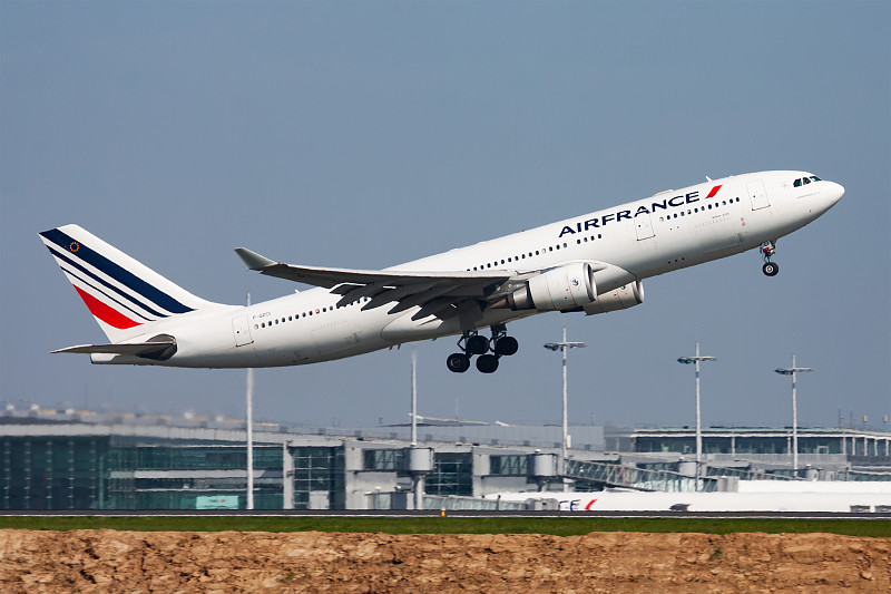 罐头使用中国基隆轮船运输派送至新加坡