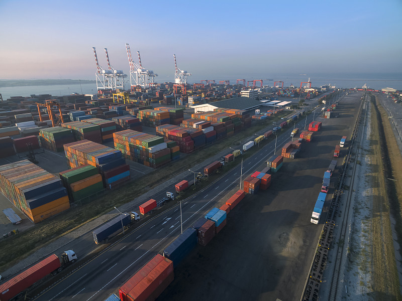 半导体器件借用中国舟山船运运输到新加坡