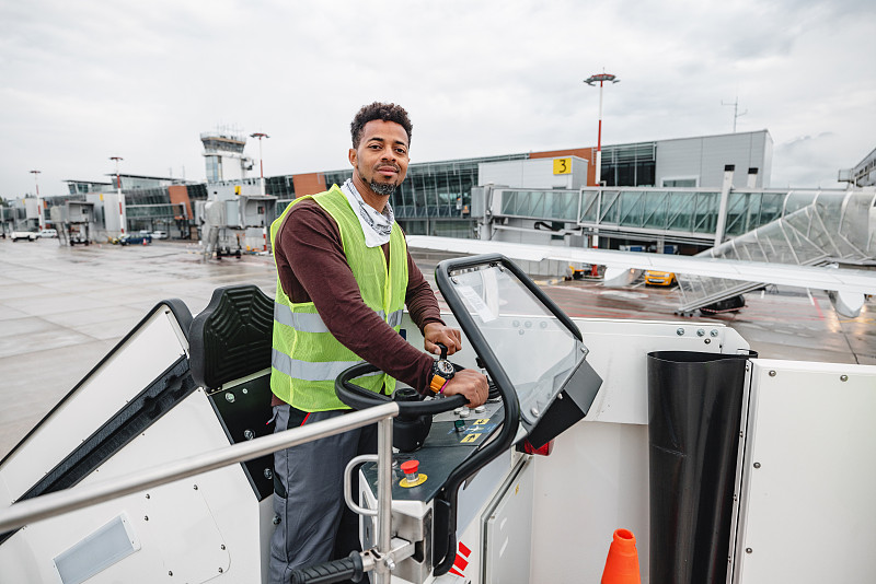 稀土及其制品使用基隆班轮运输托运至新加坡