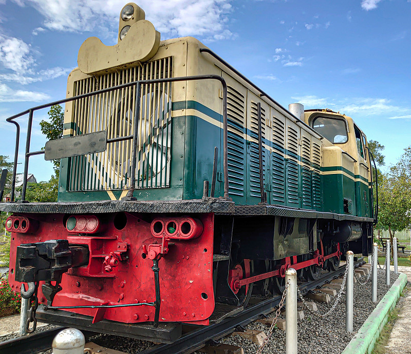 保护层带钢利用宁波空海联运配送到新加坡 保护层带钢利用宁波空海联运配送到新加坡