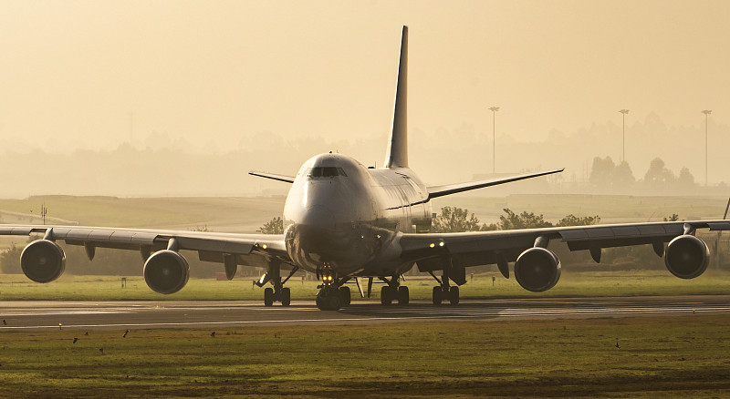 运动鞋利用中国广州散货船运输配送至新加坡 运动鞋利用中国广州散货船运输配送至新加坡