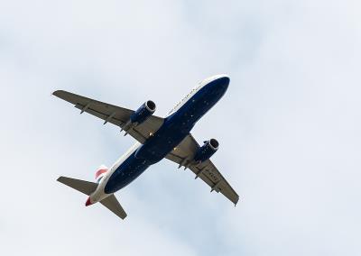 圣诞装饰品采取中国大连空运专线配送到新加坡
