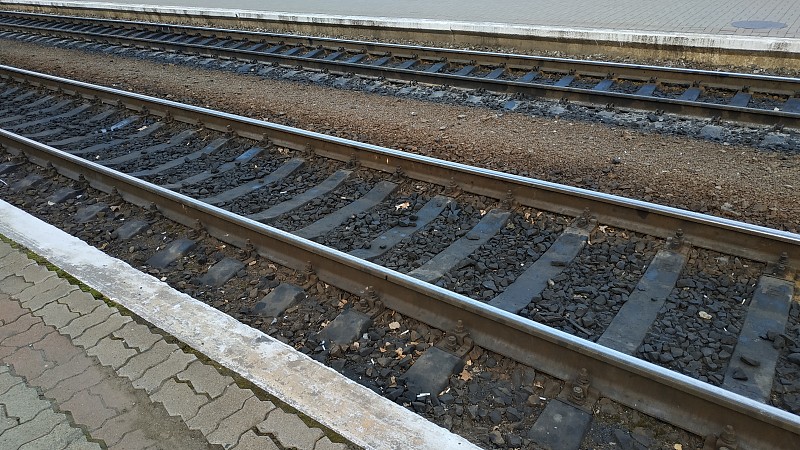 电子词典经过香港海空联运配送到新加坡