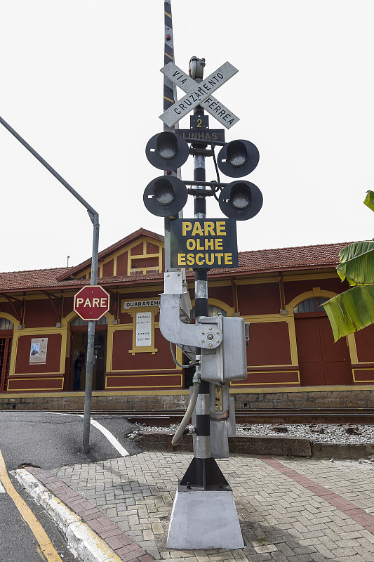 茶叶C.机械采用连云港多式联运运送至新加坡