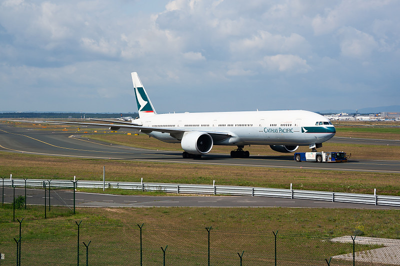 视频转换器（HDMI转VGA、DVI转HDMI）应用中国高雄国际海空联运承运至新加坡