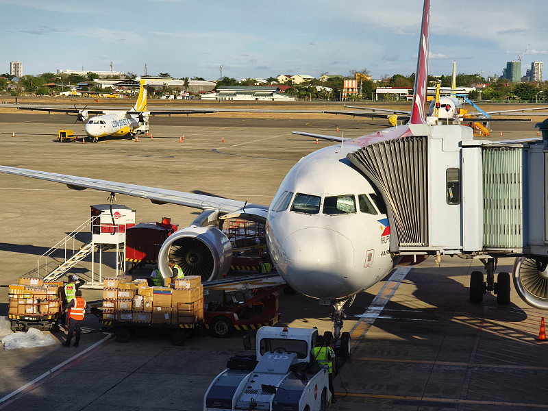 北京至新加坡的吊椅采用空运快递14天内速递到