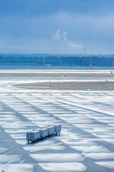 中国北京至新加坡的围棋棋盘使用空运专线10天送到