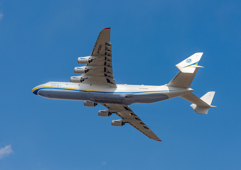 火烈鸟睫毛膏采取厦门空运派送配送到新加坡