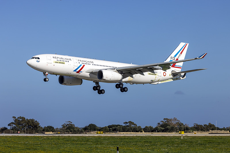 北京空调采用飞机运输3天内配送到新加坡