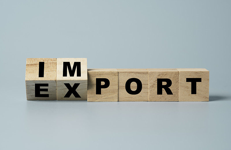 周黑鸭锁鲜装鸭翅采取中国青岛国际海空联运配送到新加坡