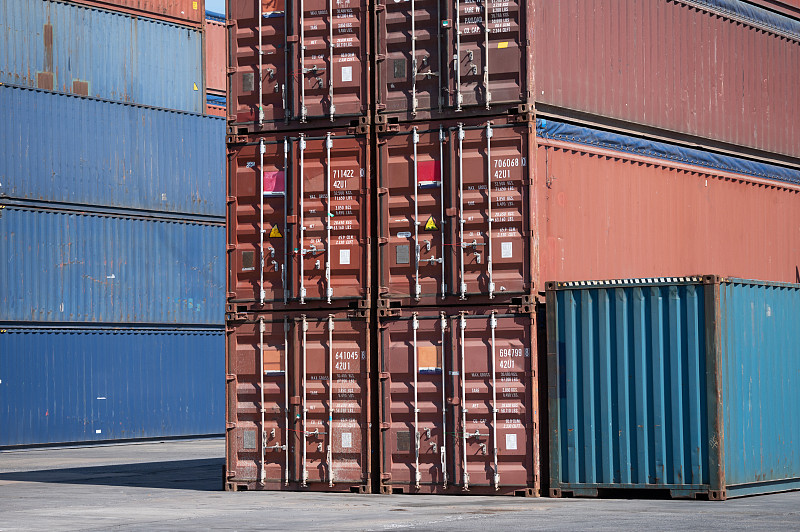 照明开关（智能/触控/遥控）通过中国高雄国际多式联运派送至新加坡