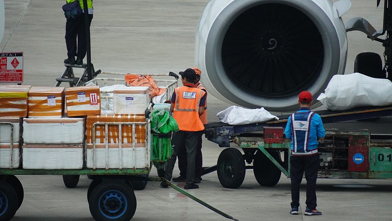 矿物材料北京国际快递送到新加坡