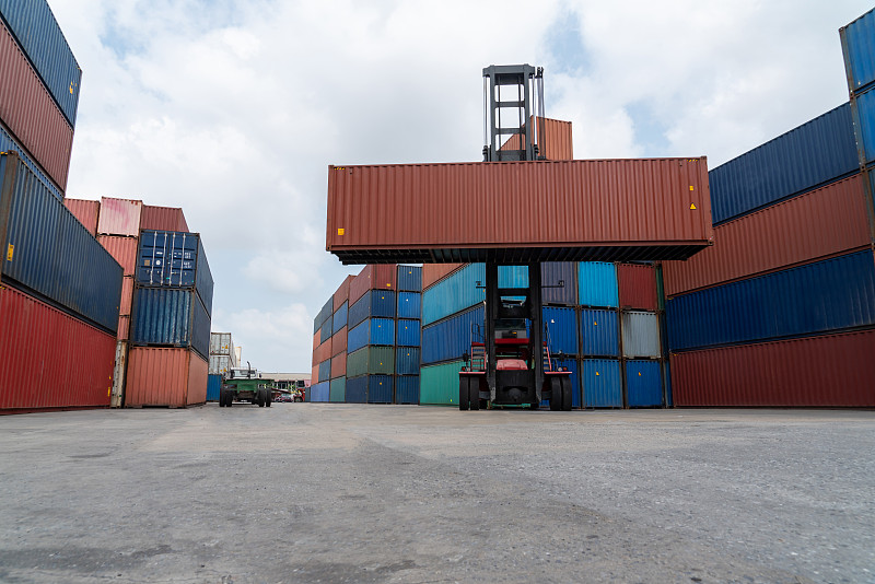 易切削钢利用青岛散货船运输运送至新加坡